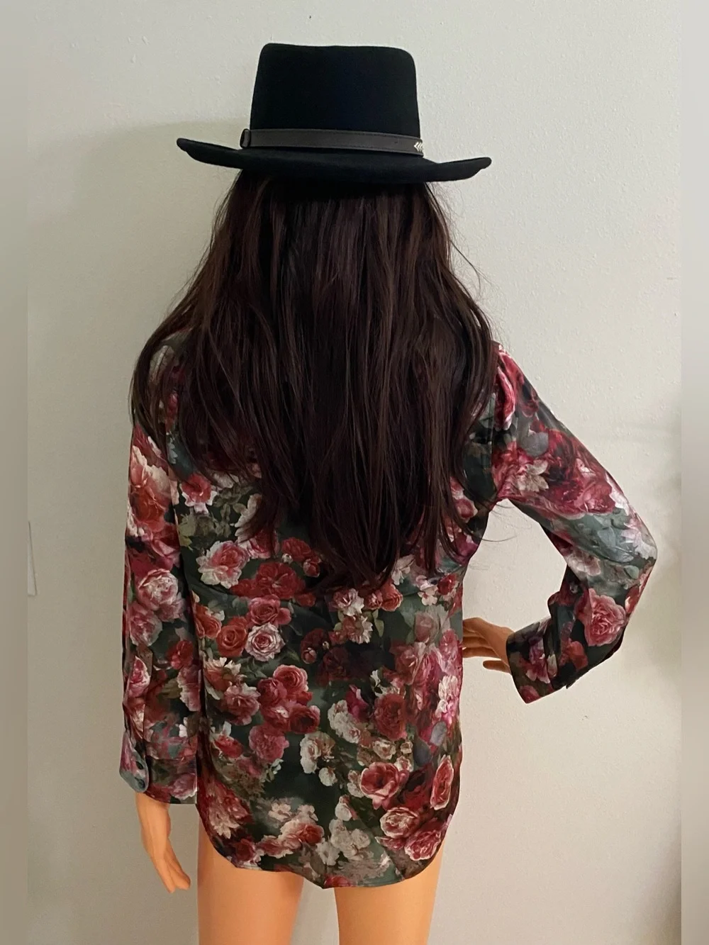 NEW L'AGENCE MULTI FLORAL TYLER SILK BUTTON DOWN BLOUSE - Picture 3 of 15